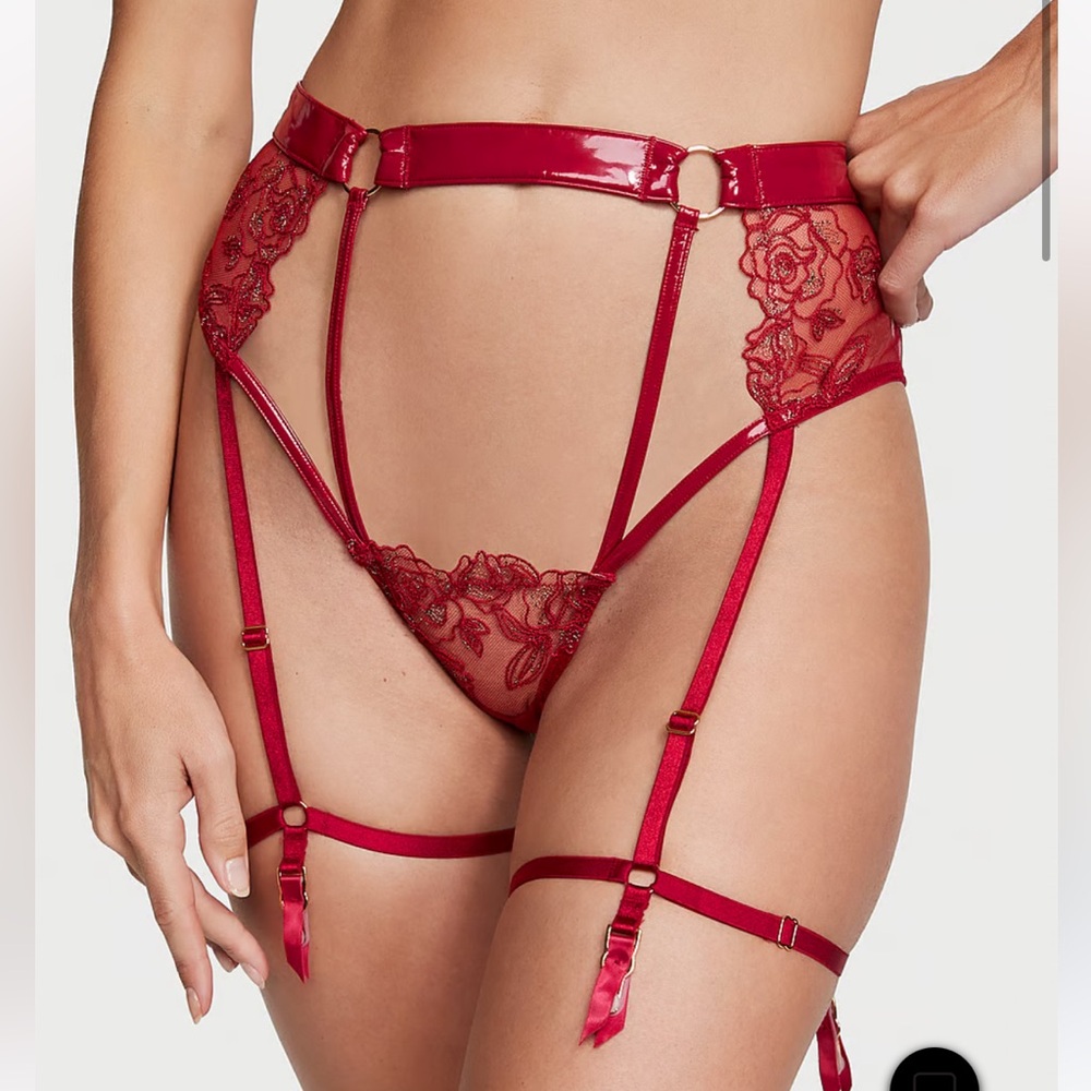 NWT Victoria’s Secret Midnight Affair Panty Garter - Size Medium